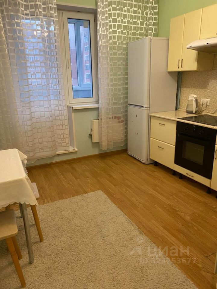 Аренда 1-комн квартиры на вторичном рынке Нахабино пгт, улица Красноармейская, 64