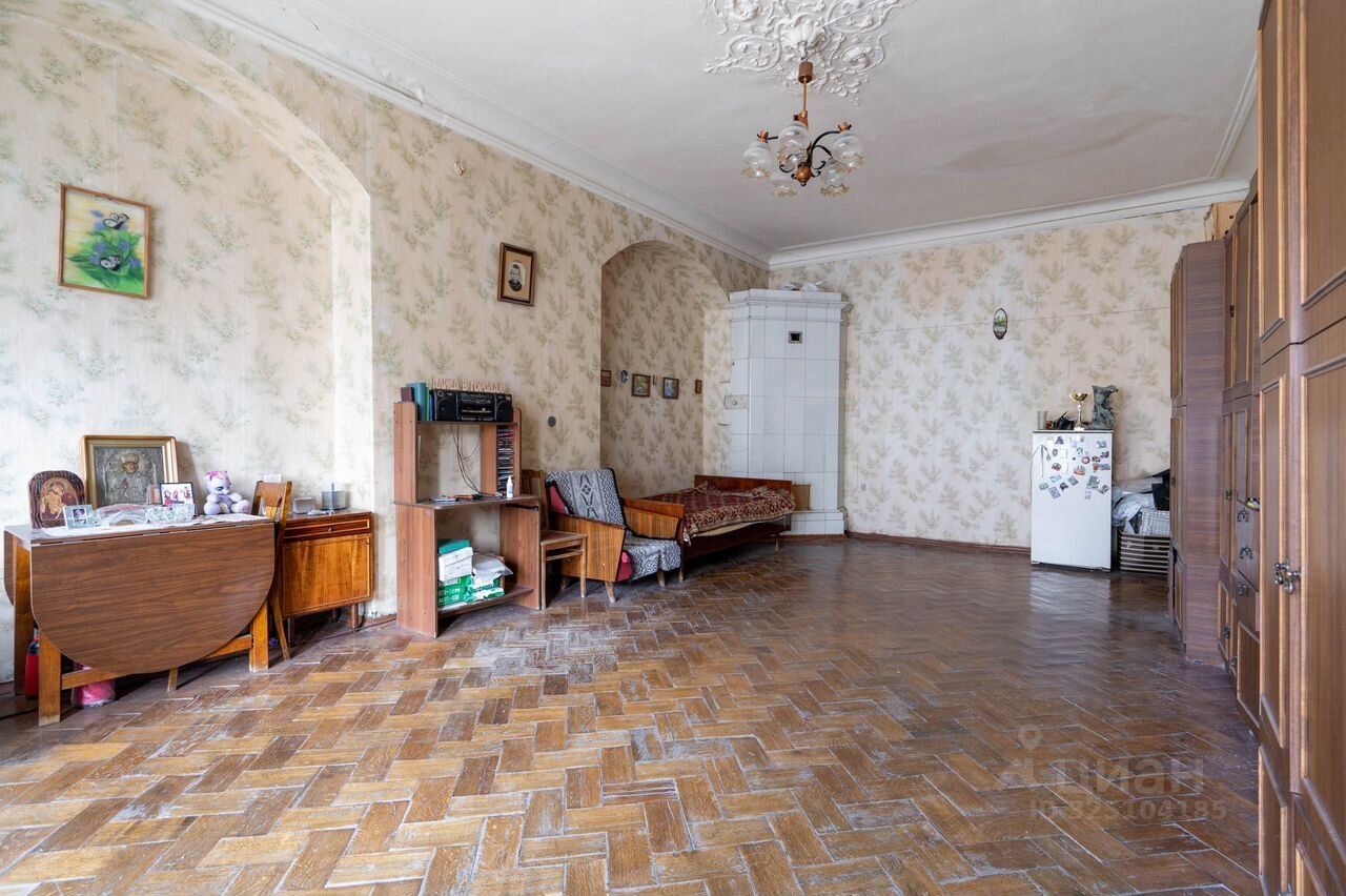 Продажа 4-комн квартиры на вторичном рынке улица Жуковского, 5