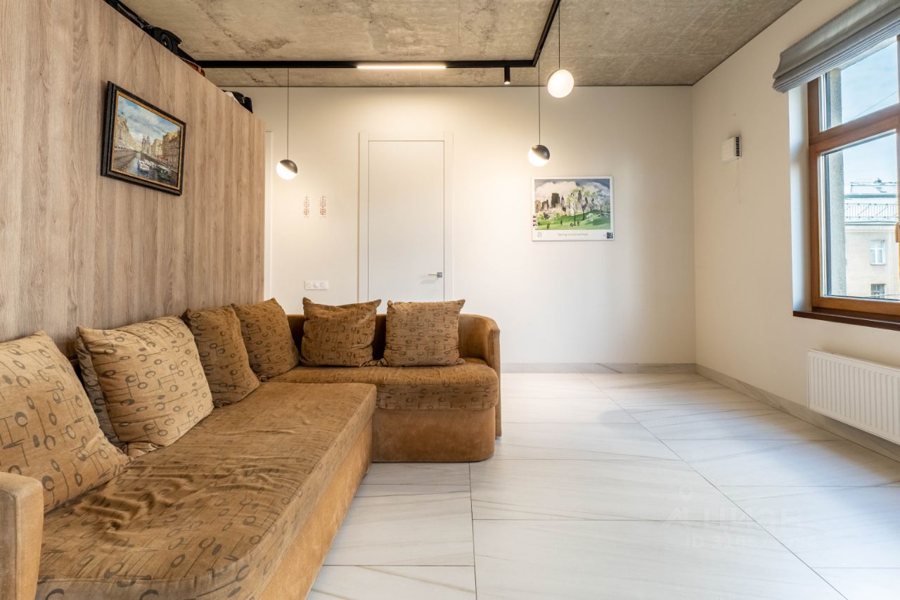 Продажа 2-комн квартиры на вторичном рынке переулок Басков, 2