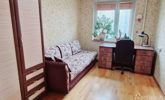 Продажа 4-комн квартиры на вторичном рынке ул Авиаторов,  д. 5,  к. 6