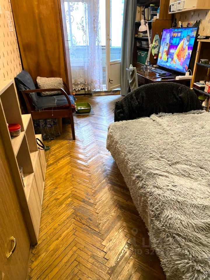 Продажа 3-комн квартиры на вторичном рынке улица Бажова, 15К2