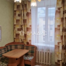 Продажа 3-комн квартиры на вторичном рынке Заозёрная улица,  д. 6