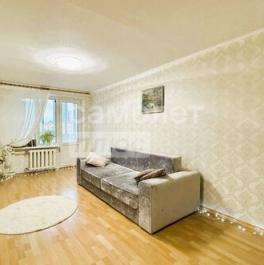 Продажа 2-комн квартиры на вторичном рынке Авиационная улица,  д. 70 к2