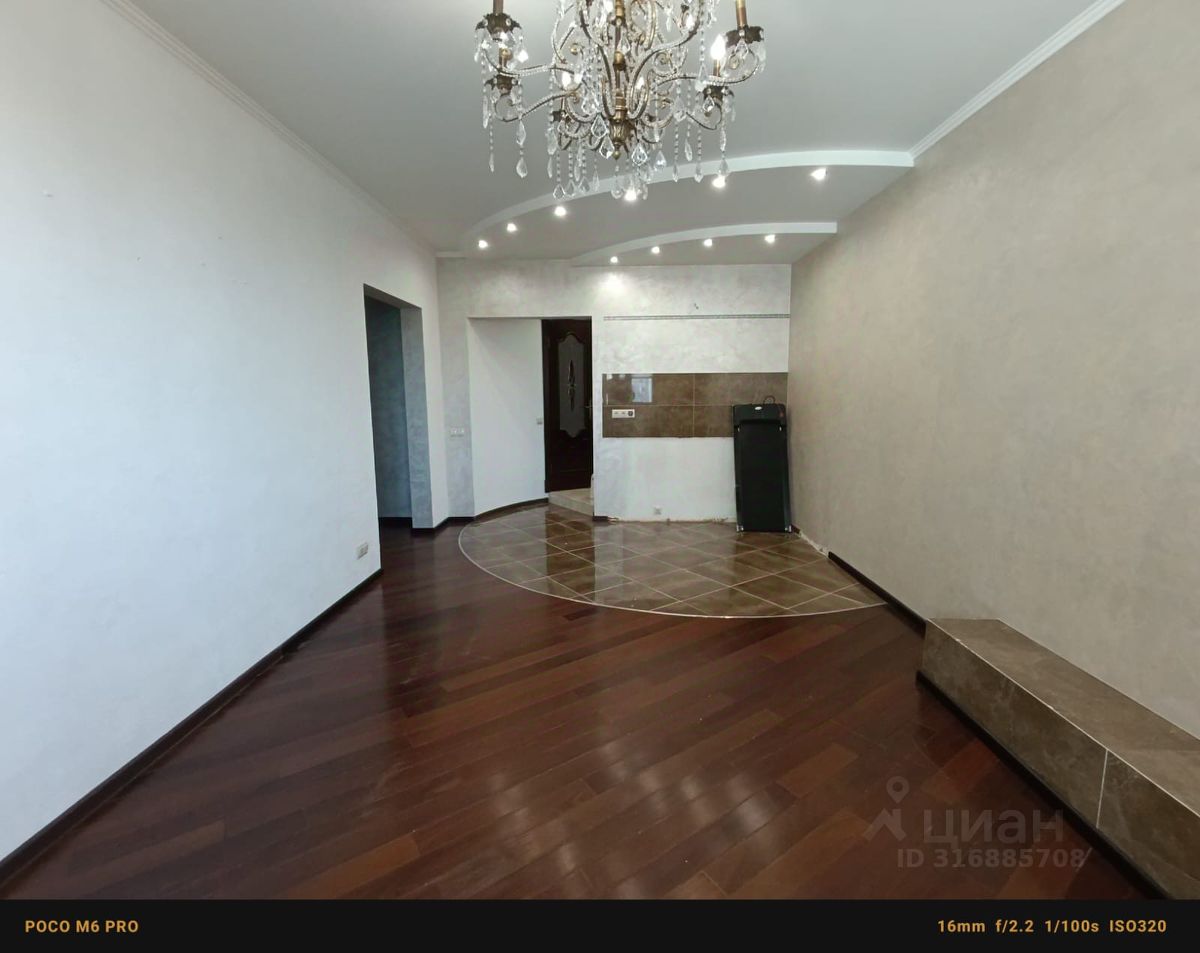 Продажа 3-комн квартиры на вторичном рынке улица Саморы Машела, 8К1