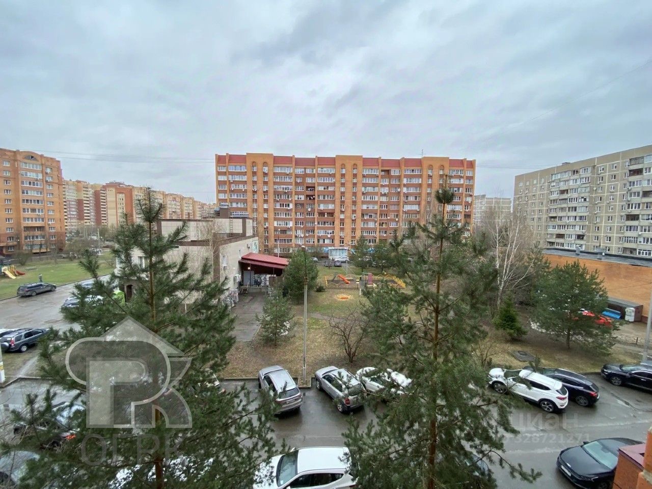 Продажа 3-комн квартиры на вторичном рынке Западный мкр, улица Рабочая, 50
