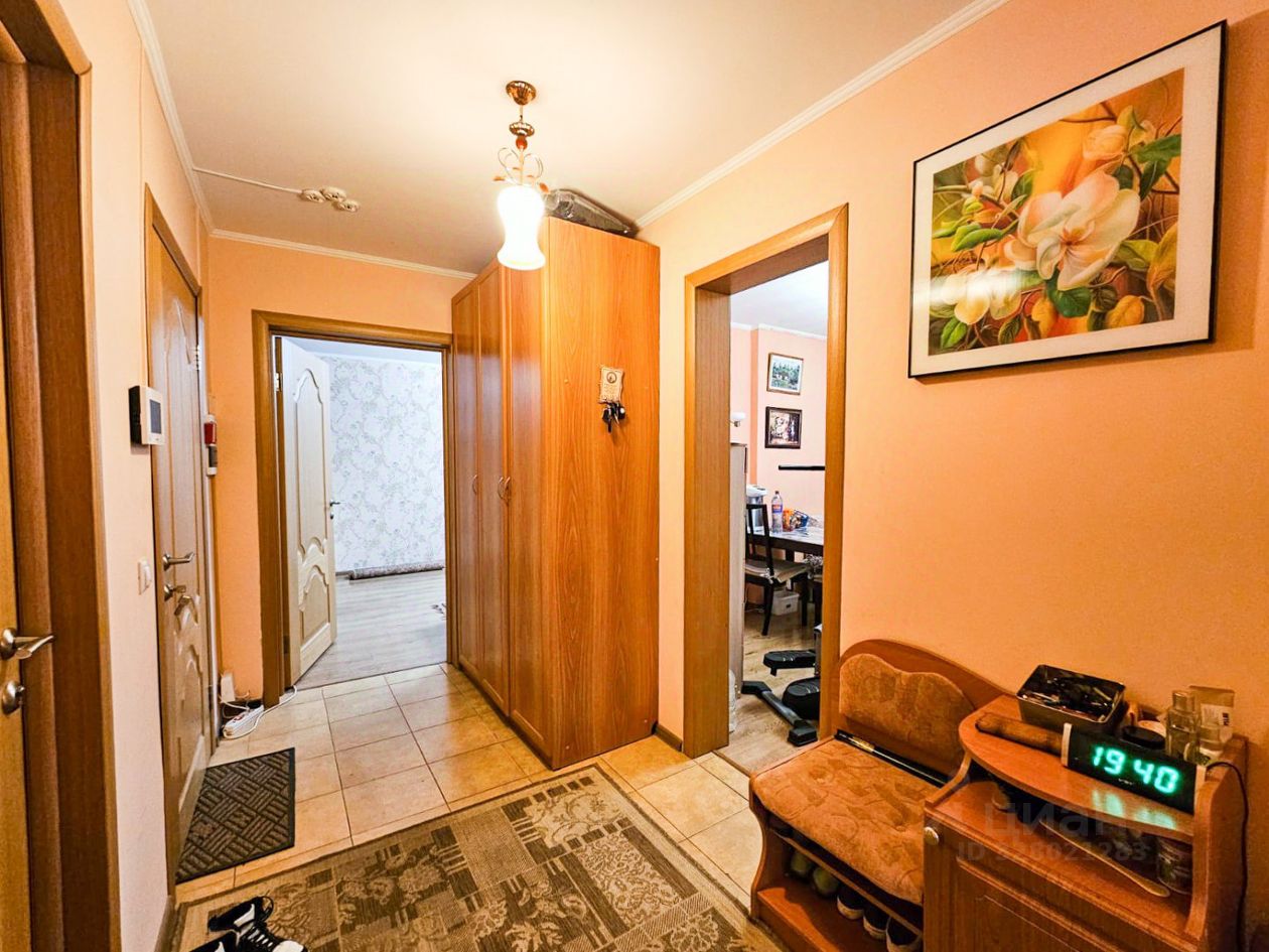 Продажа 3-комн квартиры на вторичном рынке Нахабино пгт, улица Чкалова, 7