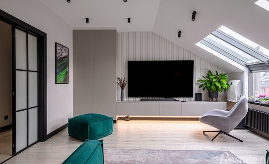 Продажа 4-комн квартиры на вторичном рынке Струве ул,  д. 4