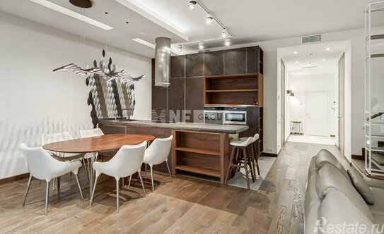 Продажа 4-комн квартиры на вторичном рынке улица Льва Толстого,  д. 23 к1