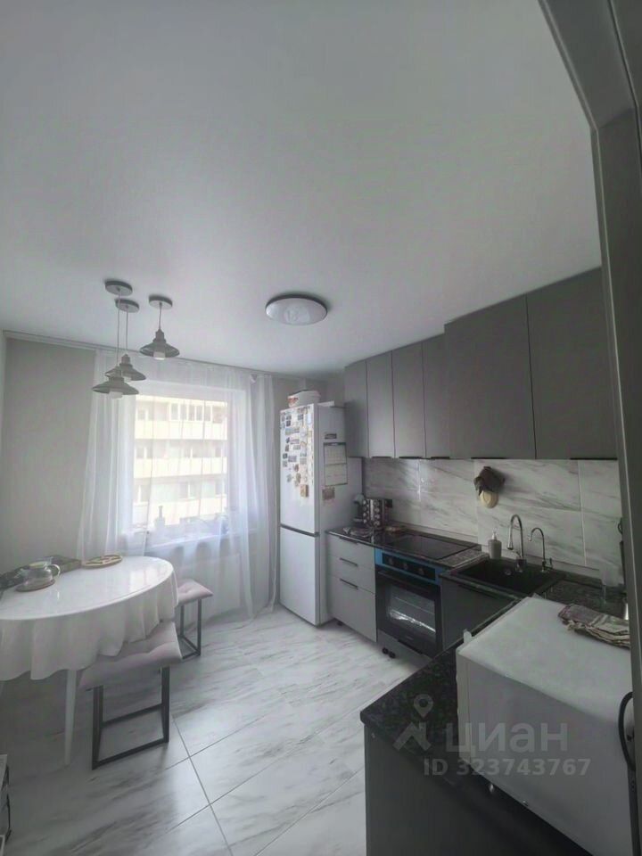 Продажа 2-комн квартиры на вторичном рынке пос. Шушары, Московское шоссе, 256к8