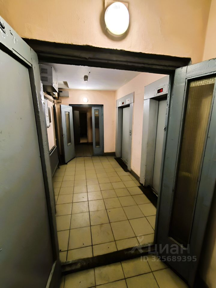 Продажа 2-комн квартиры на вторичном рынке улица Кораблестроителей, 38К1