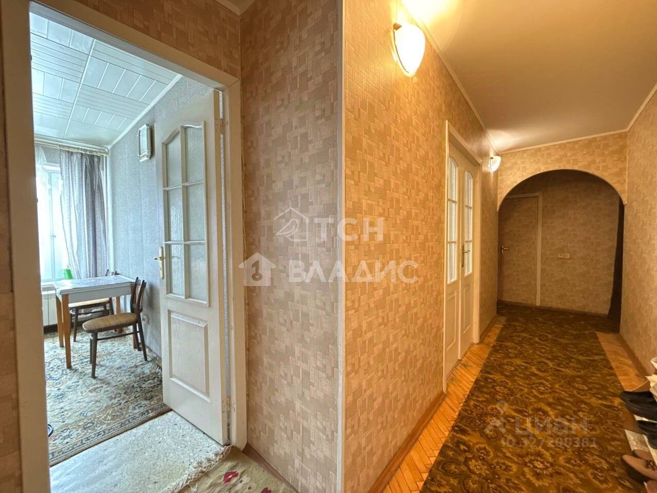 Продажа 3-комн квартиры на вторичном рынке пос. Поведники,  д. 8