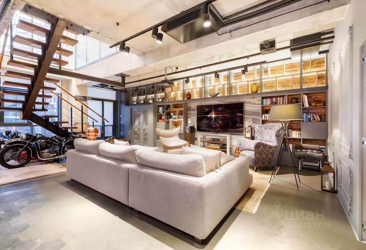 Продажа 3-комн квартиры на вторичном рынке Столярный переулок, 3к34