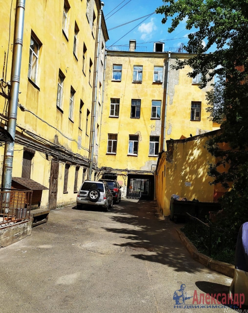 Продажа 3-комн квартиры на вторичном рынке Звенигородская ул. ,  д. 24