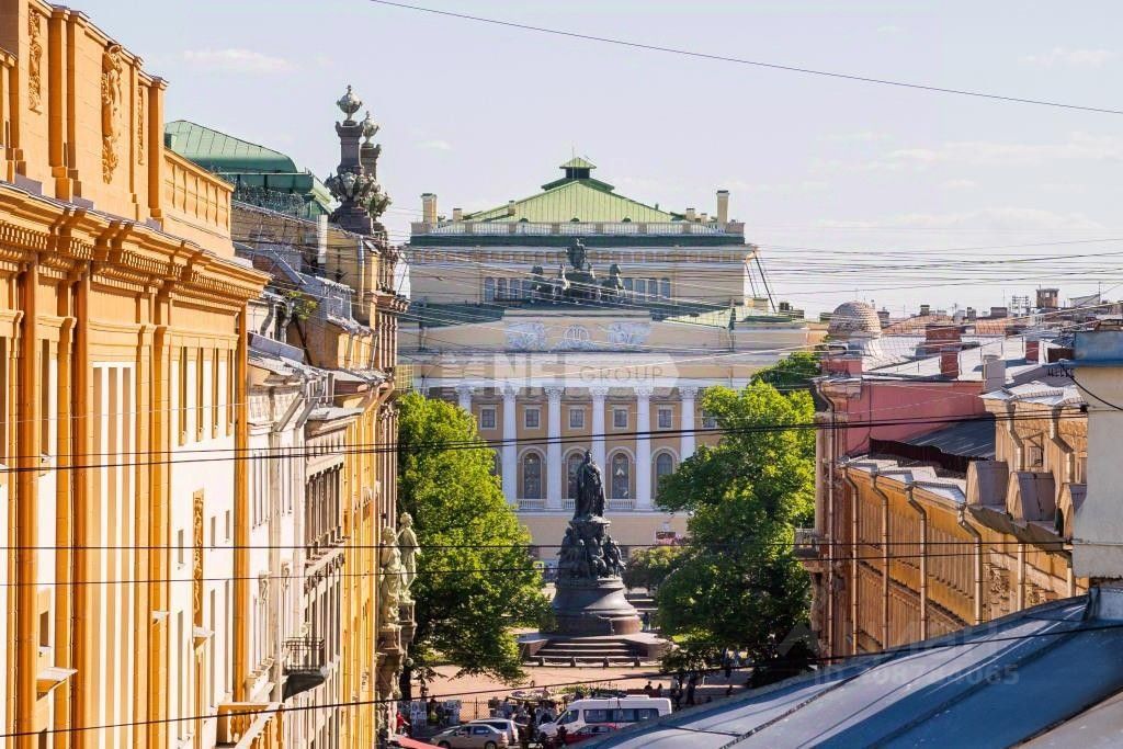 Продажа 5-комн квартиры на вторичном рынке Итальянская улица, 12а