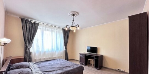 2-комн квартира улица Маршала Полубоярова,  д. 2