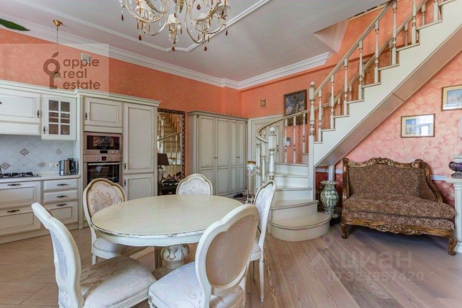 Продажа 4-комн квартиры на вторичном рынке Чистопрудный бульвар, 23С1