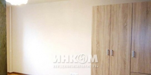 3-комн квартира улица Маршала Малиновского,  д. 8