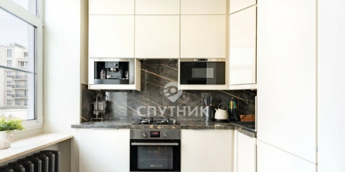 3-комн квартира улица Ефремова,  д. 21