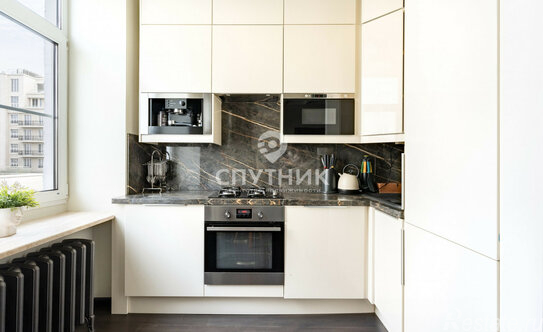 Продажа 3-комн квартиры на вторичном рынке улица Ефремова,  д. 21