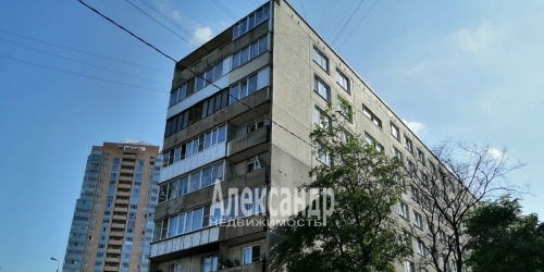 4-комн квартира Белы Куна ул. ,  д. 2