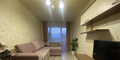 2-комн квартира Чекистов ул. ,  д. 22