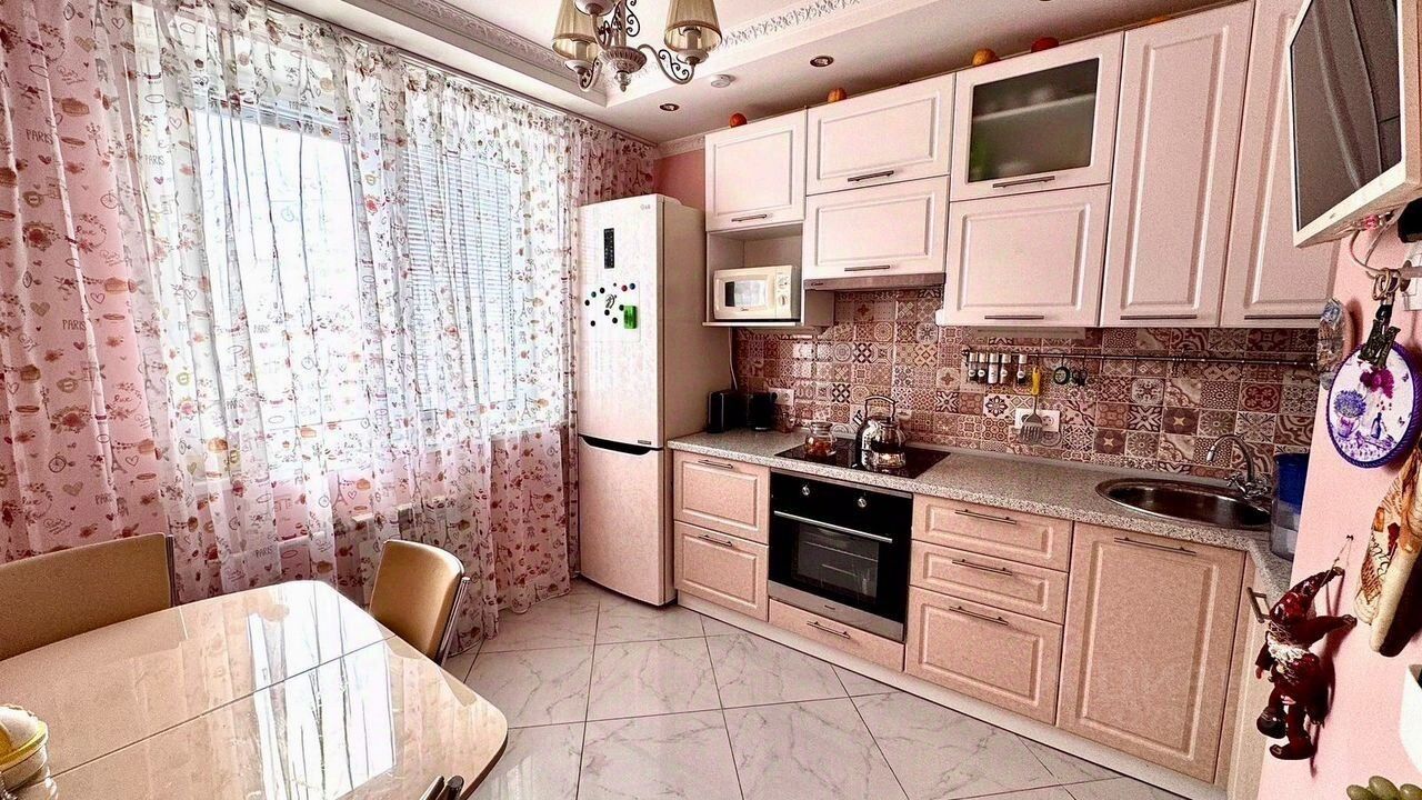 Продажа 2-комн квартиры на вторичном рынке улица Декабристов, 26
