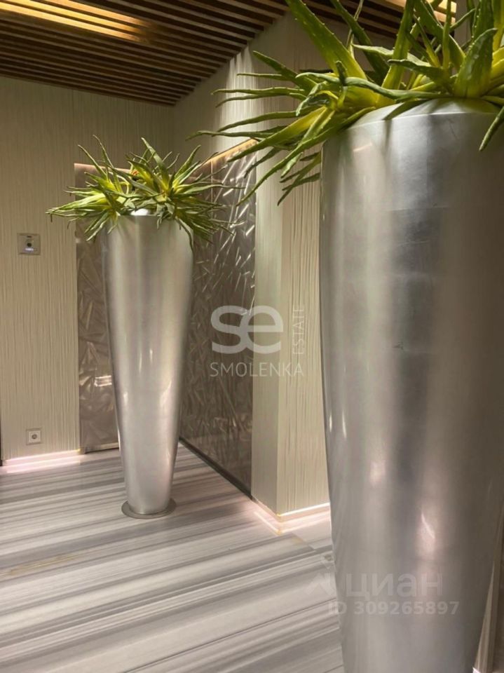 Продажа 4-комн квартиры на вторичном рынке переулок Коробейников, 1