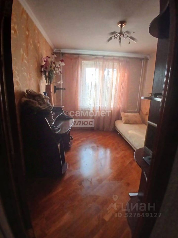 Продажа 2-комн квартиры на вторичном рынке д. Островцы, улица Подмосковная, 16