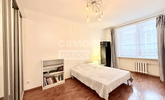 Продажа 3-комн квартиры на вторичном рынке Лобня, ул Юбилейная,  д. 4,  к. 2