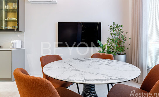 Продажа 3-комн квартиры на вторичном рынке Школьная улица,  д. 104 к2