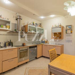 Продажа 4-комн квартиры на вторичном рынке Клочков пер,  д. 10,  к. 2