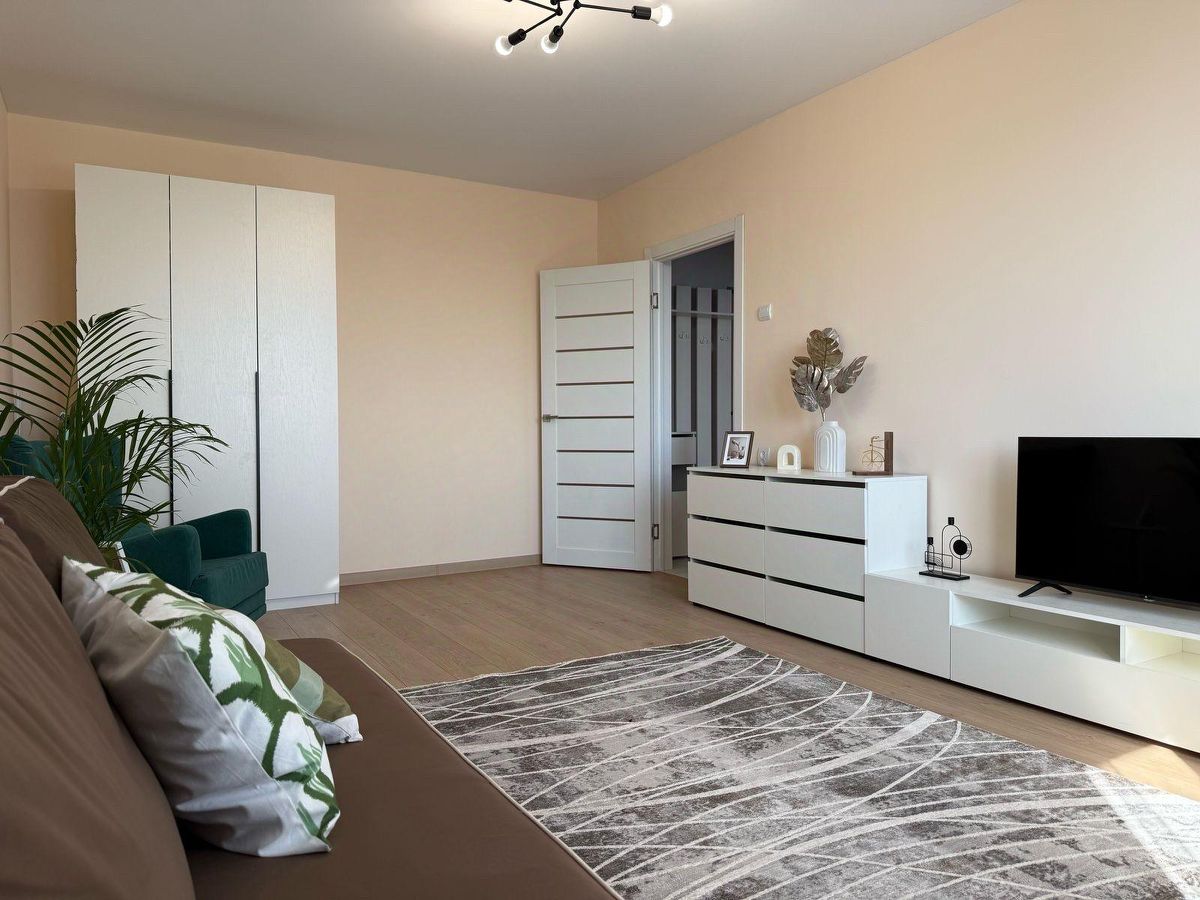 Аренда 2-комн квартиры на вторичном рынке улица Декабристов, 28К2