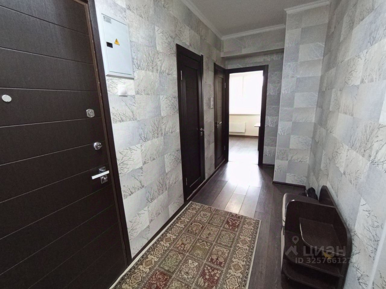 Аренда 3-комн квартиры на вторичном рынке Юбилейный мкр, улица М.К. Тихонравова, 35к6