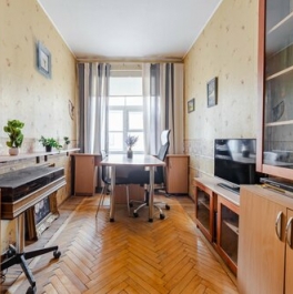 Продажа 4-комн квартиры на вторичном рынке ул Декабристов,  д. 30