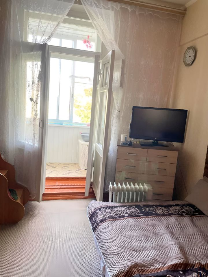 Продажа комнаты Дзержинский, улица Ленина, 12