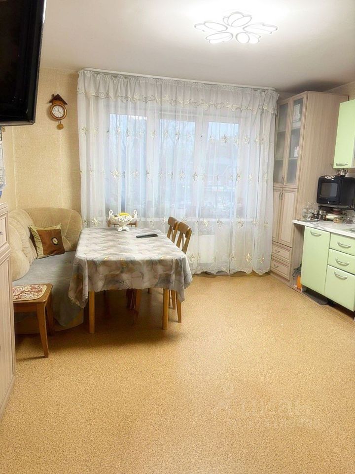 Продажа 3-комн квартиры на вторичном рынке Ивантеевка, улица Дзержинского, 8к1