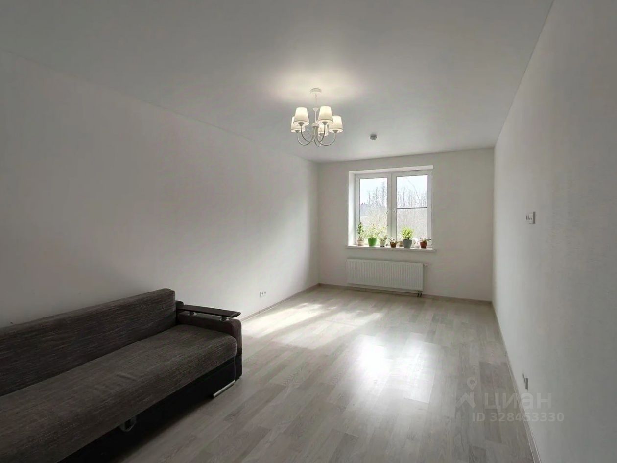 Продажа 3-комн квартиры на вторичном рынке Строителей мкр, Некрасовский пгт, 45