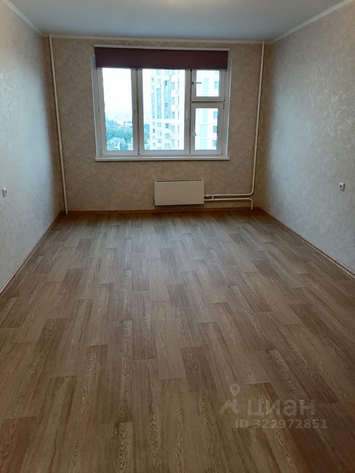 Продажа 2-комн квартиры на вторичном рынке улица Александры Монаховой, 105к1