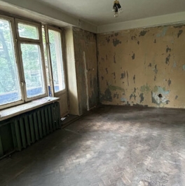 Продажа 2-комн квартиры на вторичном рынке Замшина улица,  д. 40