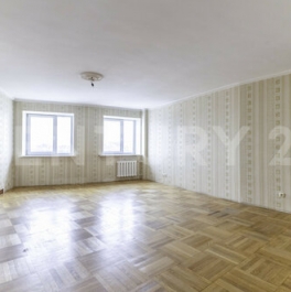 Продажа 3-комн квартиры на вторичном рынке улица Савушкина