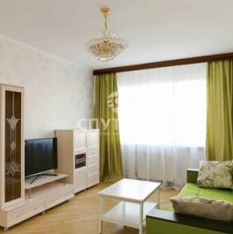 Продажа 3-комн квартиры на вторичном рынке Осенняя улица,  д. 18