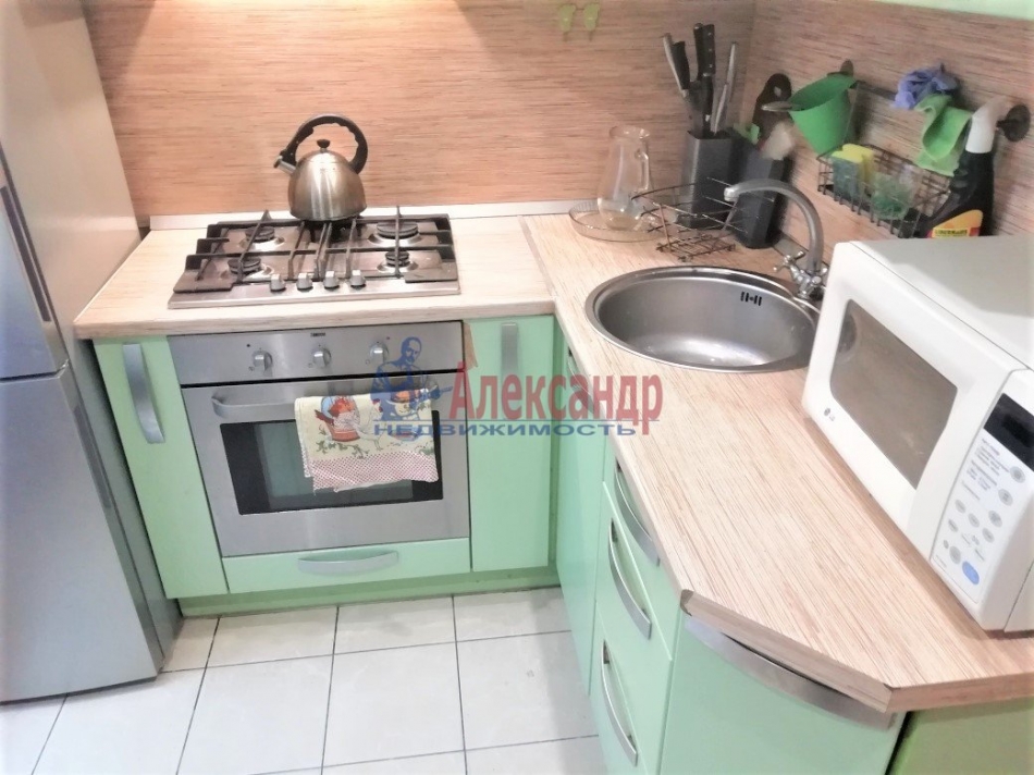 Продажа 3-комн квартиры на вторичном рынке Красных Зорь бул. ,  д. 12