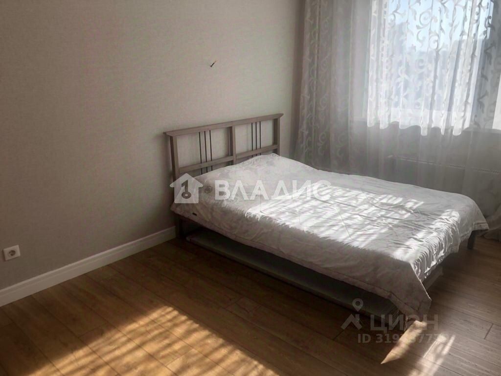 Продажа 4-комн квартиры на вторичном рынке улица Александры Монаховой, 95к2