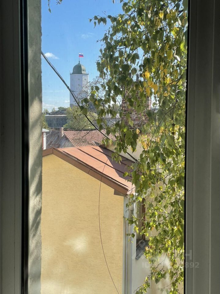 Продажа 2-комн квартиры на вторичном рынке Выборг, Петровская улица, 4