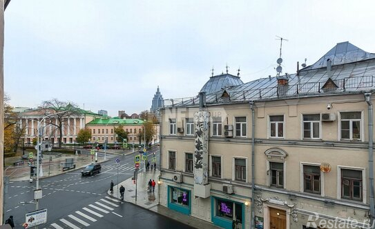 Продажа 3-комн квартиры на вторичном рынке ул Петровка,  д. 28,  к. 1