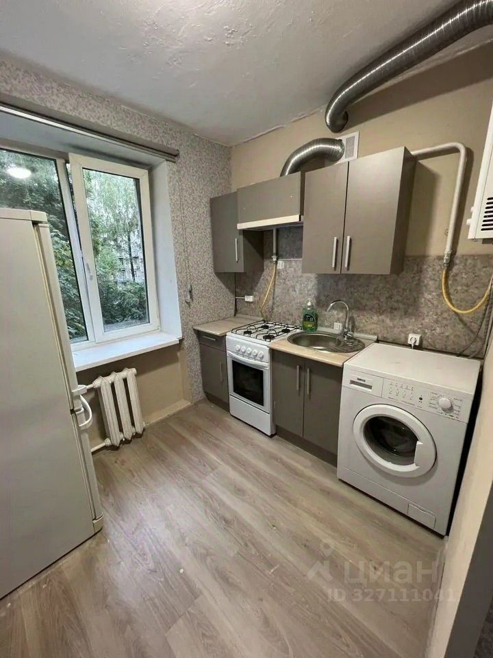 Продажа 2-комн квартиры на вторичном рынке Краснопутиловская улица, 100